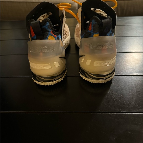 LeBron 18 Basketball Shoe - Multi-Color/Multi-Color - Size 6.5 - Picture 4 of 6